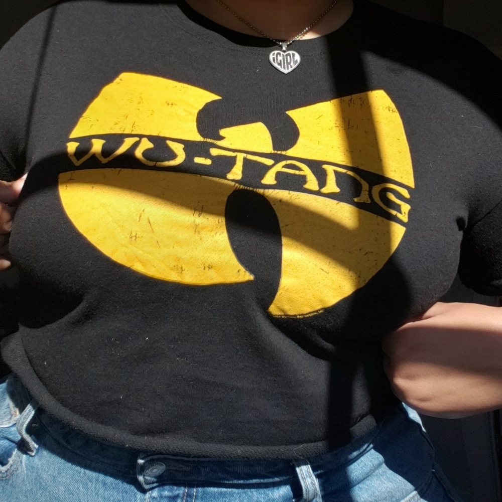 Cute wu-tang crop top